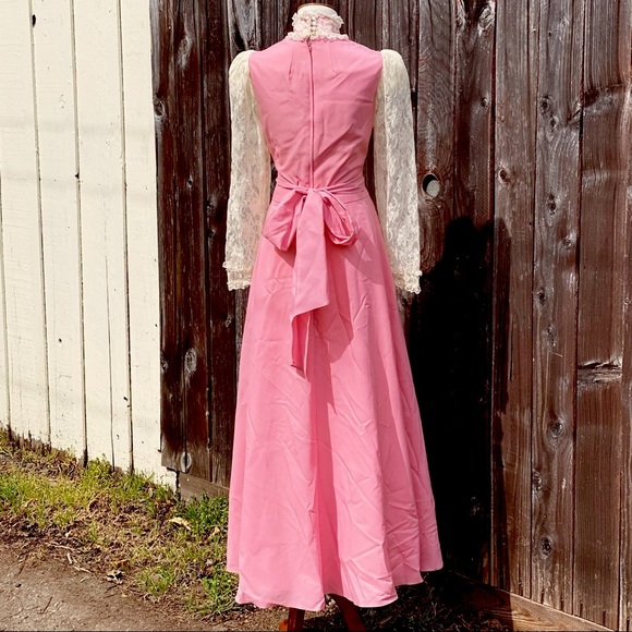 ✨FLASH SALE✨ 1970s Romantic Lace Princess Peach Maxi Dress - Picture 3 of 7